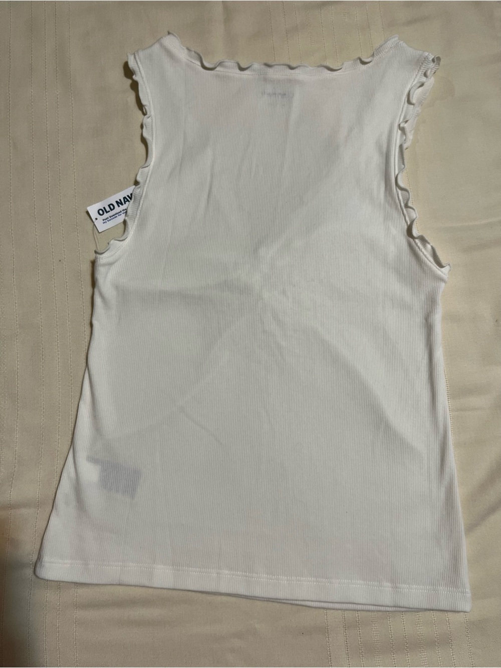 Old Navy Cream Ruffle-Trim V-Neck Tank - Picture 7 of 7